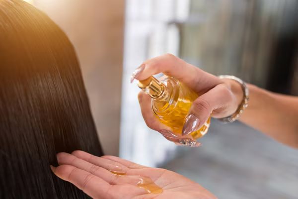 Bí quyết chăm sóc tóc hư tổn hiệu quả hơn 10 lần