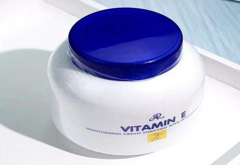 Đánh giá ưu và nhược điểm khi bôi vitamin e lên mặt