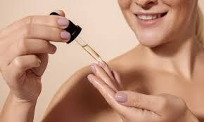 Tiêu chí chọn serum cấp ẩm tốt bạn cần biết